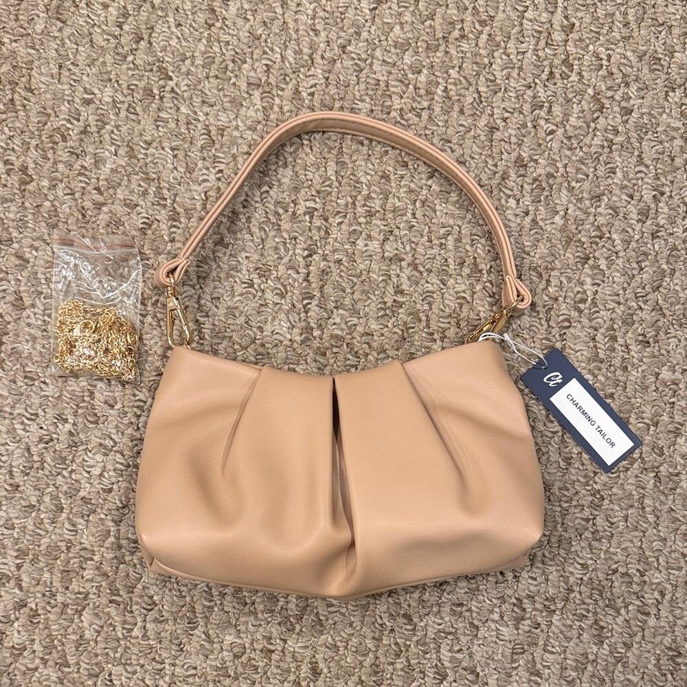 NWT Charming Taylor Small Purse